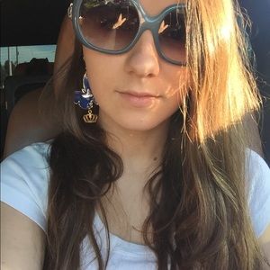 Meet your Posher, Akvilina